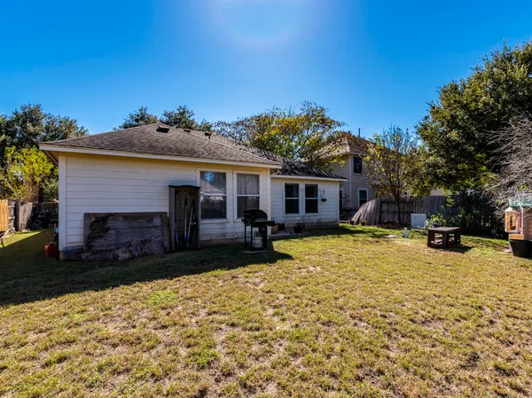 $299,900 | 172 Winter Street, Kyle, TX 78640