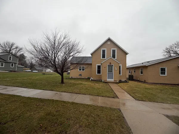 $170,000 | 405 Nevada Avenue, Adrian, MN 56110