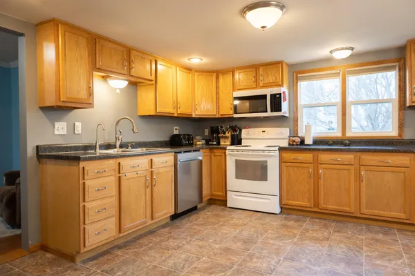 $170,000 | 405 Nevada Avenue, Adrian, MN 56110