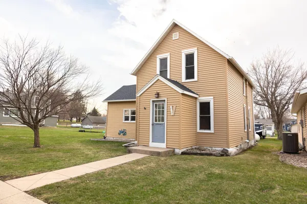 $170,000 | 405 Nevada Avenue, Adrian, MN 56110