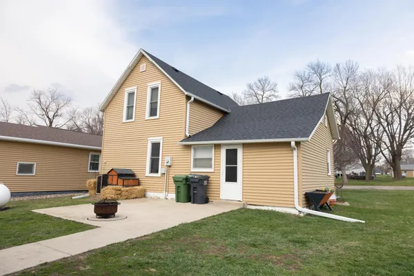 $170,000 | 405 Nevada Avenue, Adrian, MN 56110