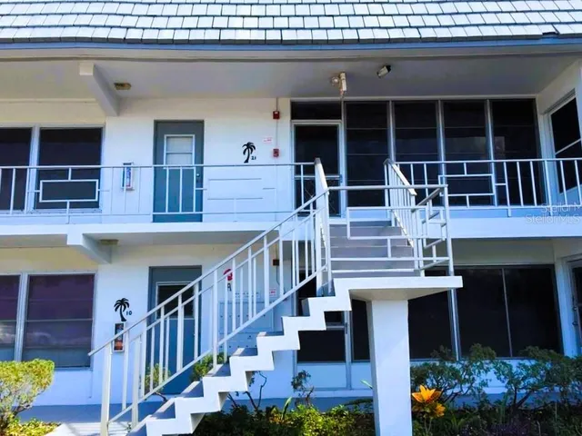 $1,495 | 1221 Drew Street, Unit A21, Clearwater, FL 33755