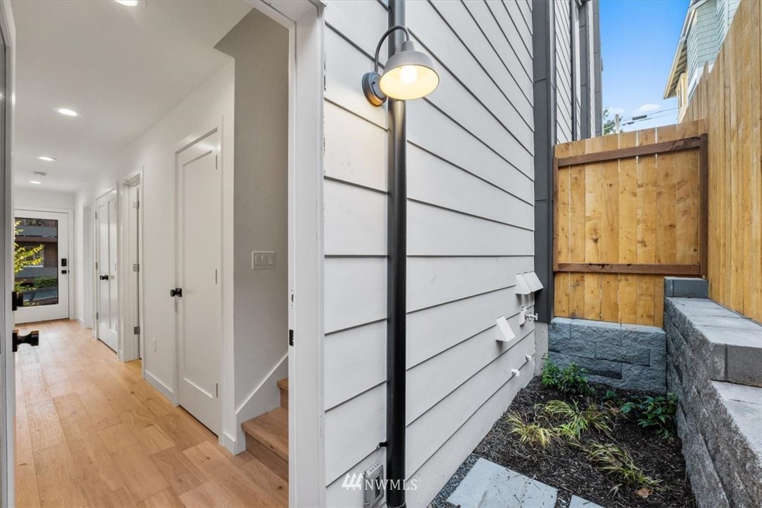 616 North 41st Street Seattle, WA 98103 - Photo 20 of 24 Gallery Image 20