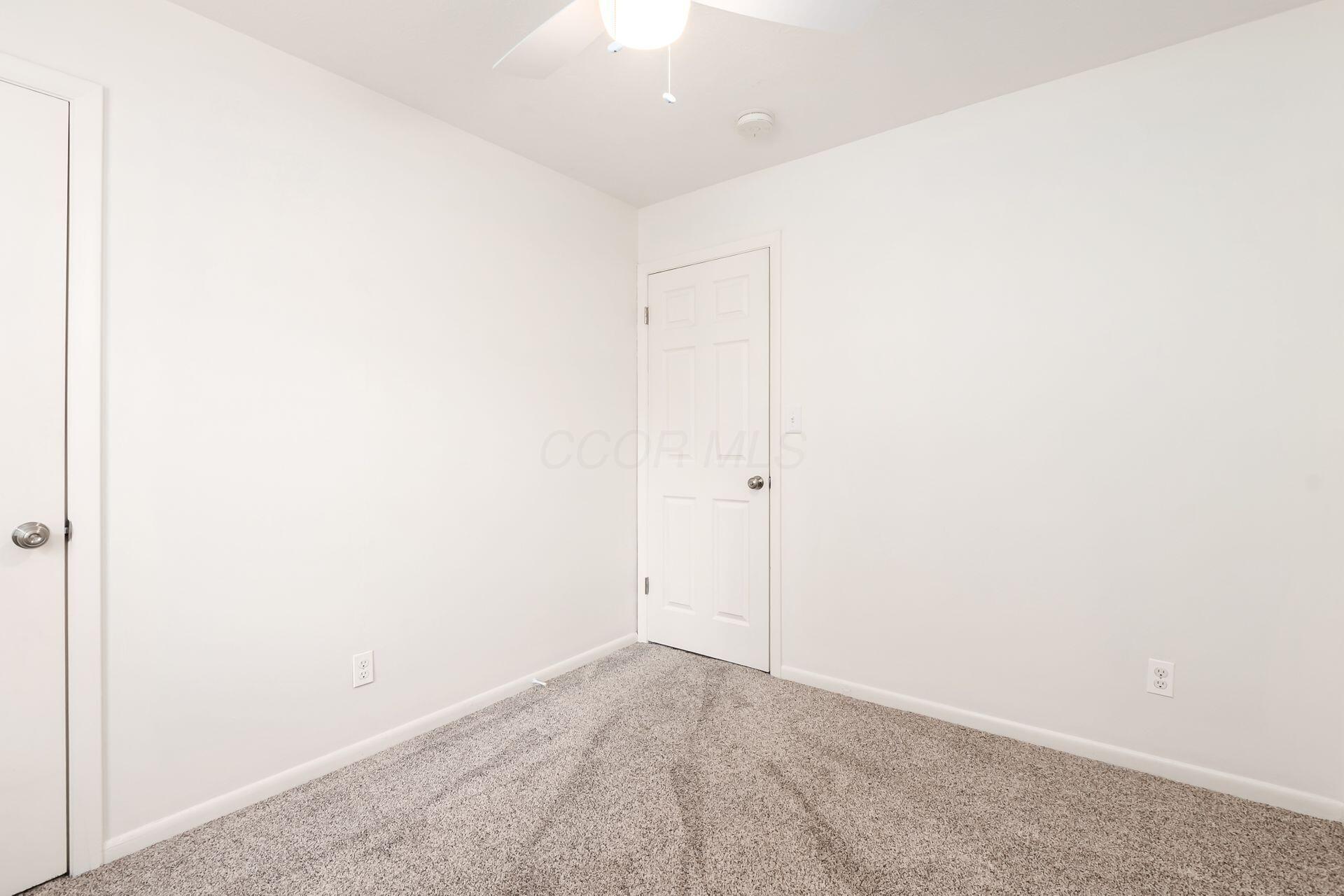 6285 Karl Road Columbus, OH 43229 - Photo 13 of 33 013_9b928_h 6285 Karl Rd-1033