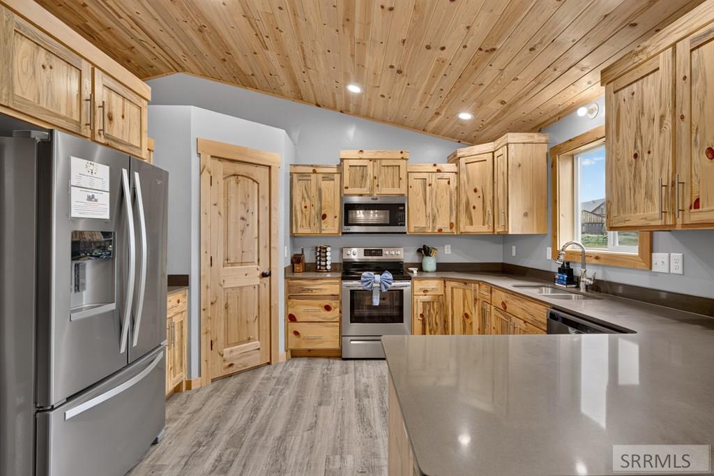 3991 John Road Island Park, ID 83429 - Photo 8 of 41