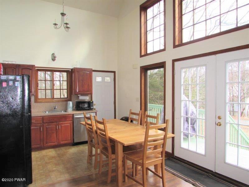 137 Roundhill Road Dingmans Ferry, PA 18328 - Photo 7 of 31