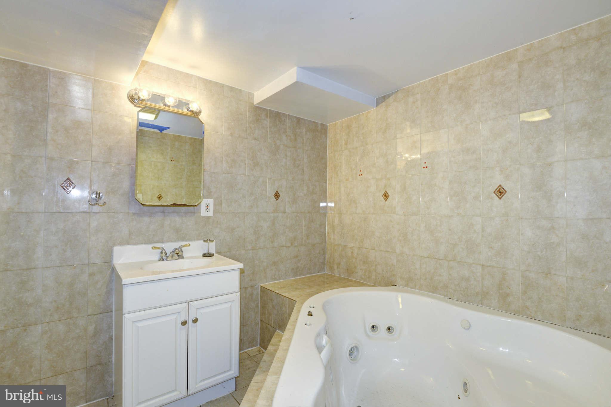 4704 Randolph Road Rockville, MD 20852 - Photo 22 of 30 Bath