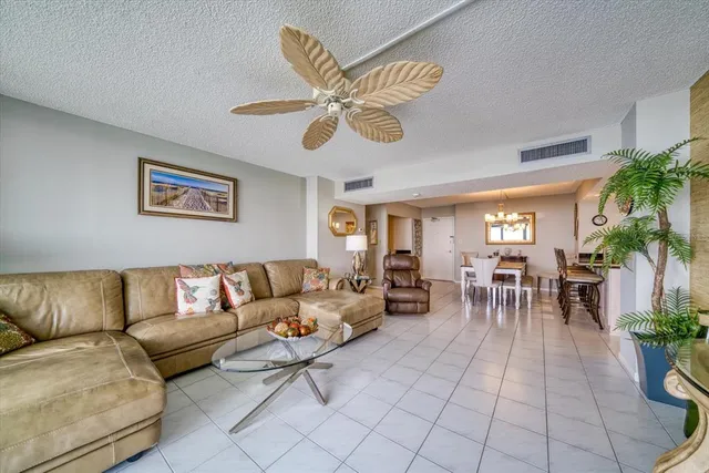 $4,500 | 450 South Gulfview Boulevard, Unit 907, Clearwater, FL 33767