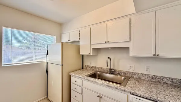 $1,825 | 12602 North 21st Avenue, Phoenix, AZ 85029