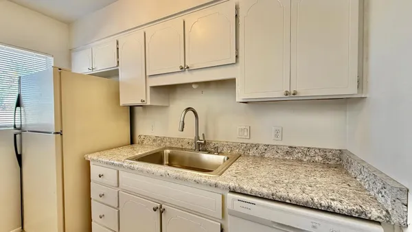 $1,825 | 12602 North 21st Avenue, Phoenix, AZ 85029