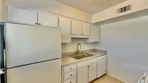 $1,825 | 12602 North 21st Avenue, Phoenix, AZ 85029