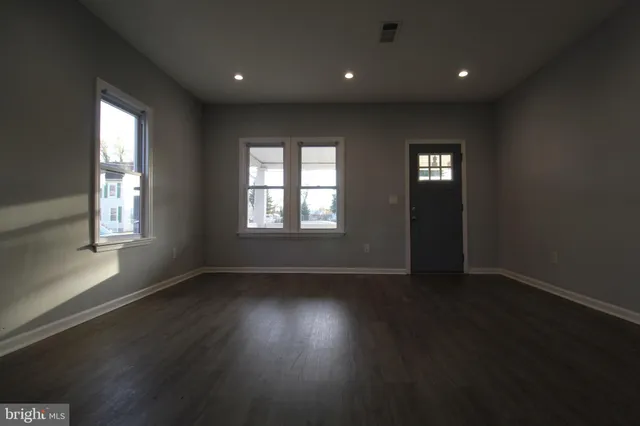 $2,750 | 421 Bridgeboro Street, Riverside, NJ 08075