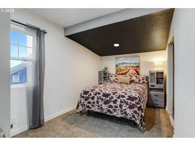 $370,000 | 108 South Street, Silverton, OR 97381