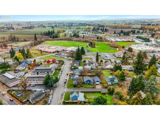 $370,000 | 108 South Street, Silverton, OR 97381