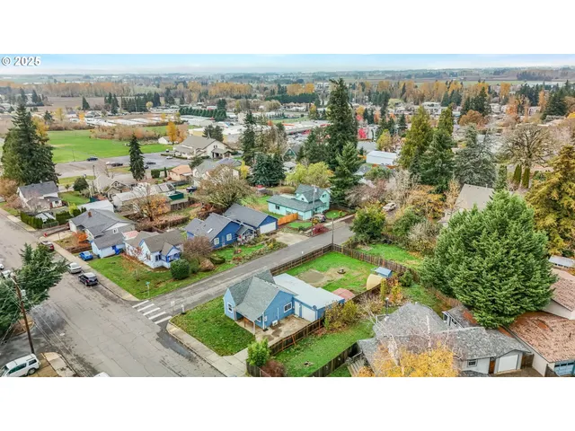 $370,000 | 108 South Street, Silverton, OR 97381