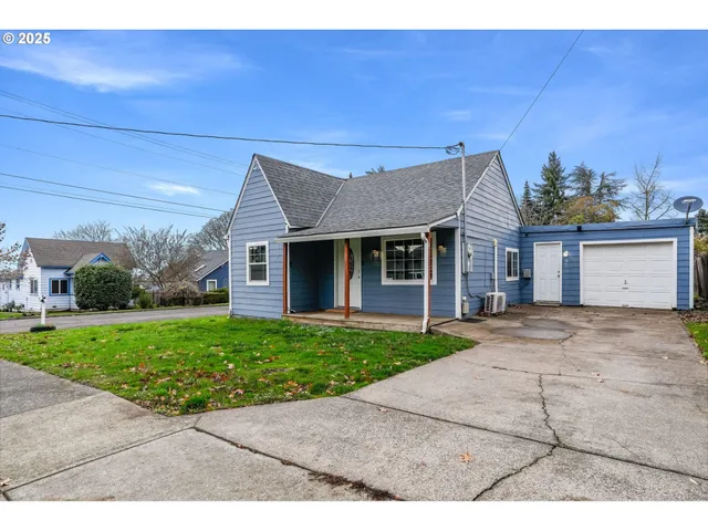 $370,000 | 108 South Street, Silverton, OR 97381