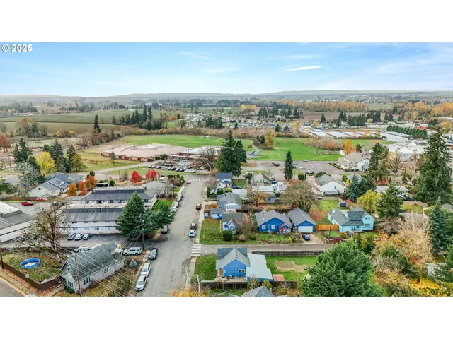 $370,000 | 108 South Street, Silverton, OR 97381