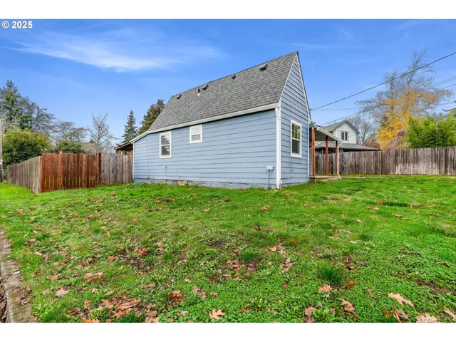 $370,000 | 108 South Street, Silverton, OR 97381