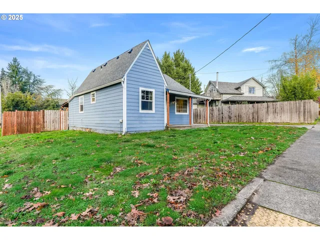 $370,000 | 108 South Street, Silverton, OR 97381