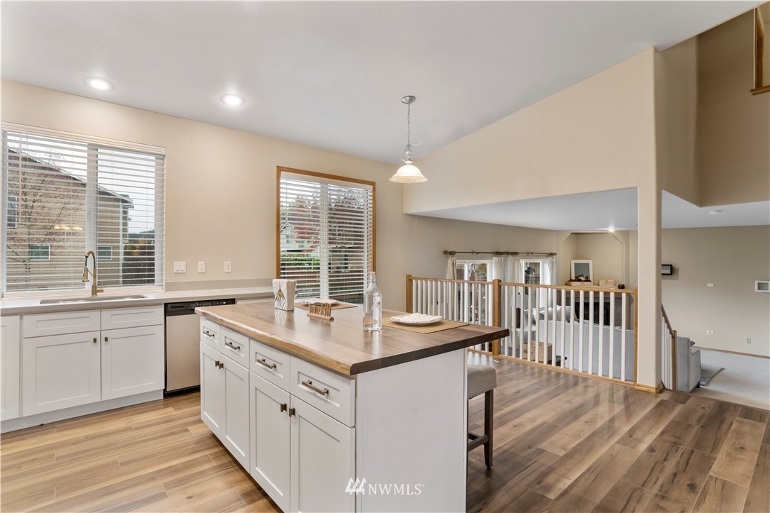 5202 Northeast 5th Court Renton, WA 98059 - Photo 12 of 33