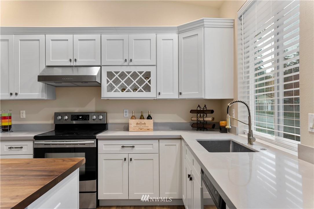 5202 Northeast 5th Court Renton, WA 98059 - Photo 13 of 33