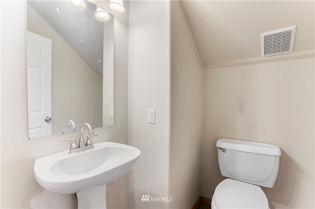 5202 Northeast 5th Court Renton, WA 98059 - Photo 19 of 33