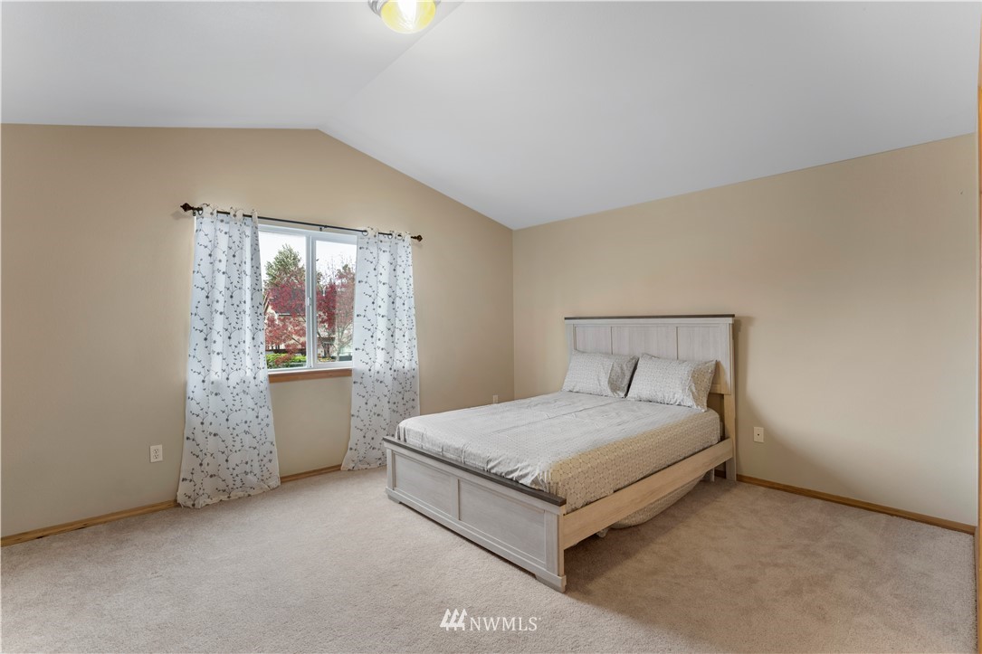 5202 Northeast 5th Court Renton, WA 98059 - Photo 20 of 33