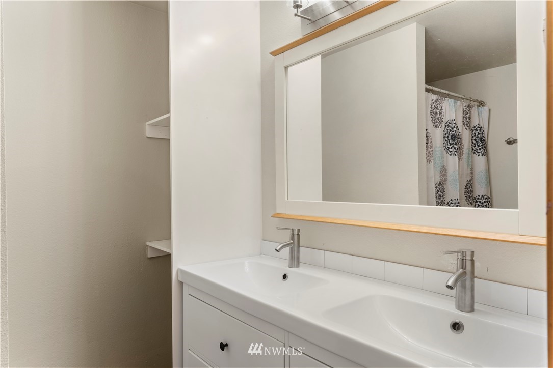 5202 Northeast 5th Court Renton, WA 98059 - Photo 24 of 33