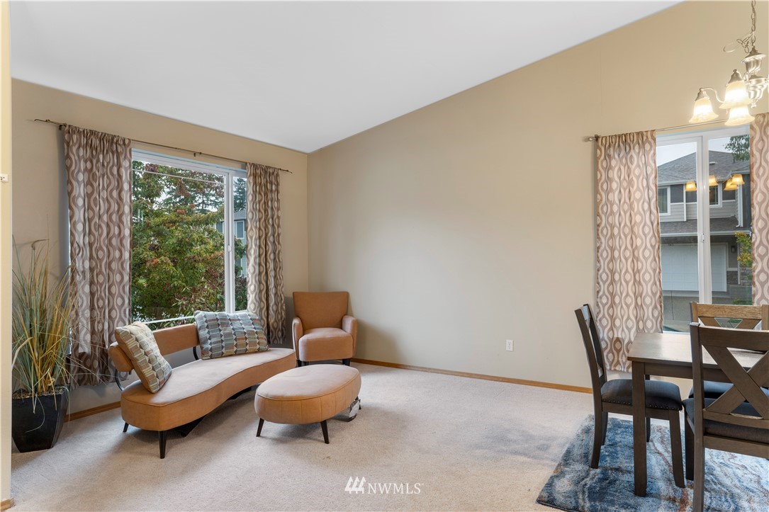 5202 Northeast 5th Court Renton, WA 98059 - Photo 4 of 33