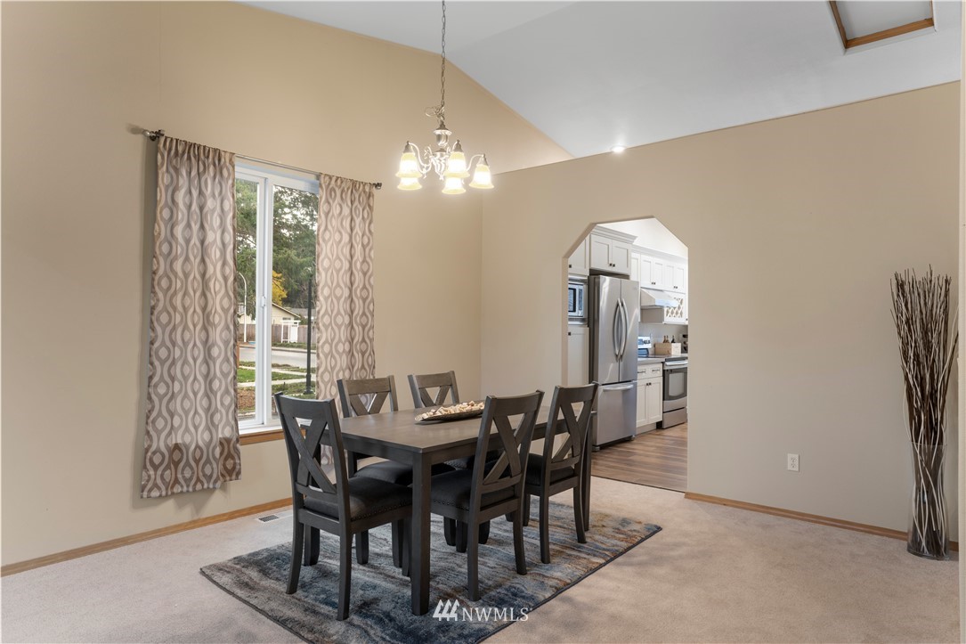 5202 Northeast 5th Court Renton, WA 98059 - Photo 5 of 33