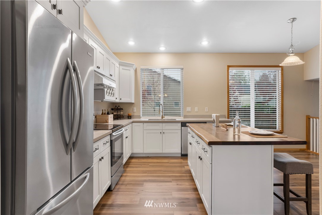 5202 Northeast 5th Court Renton, WA 98059 - Photo 8 of 33