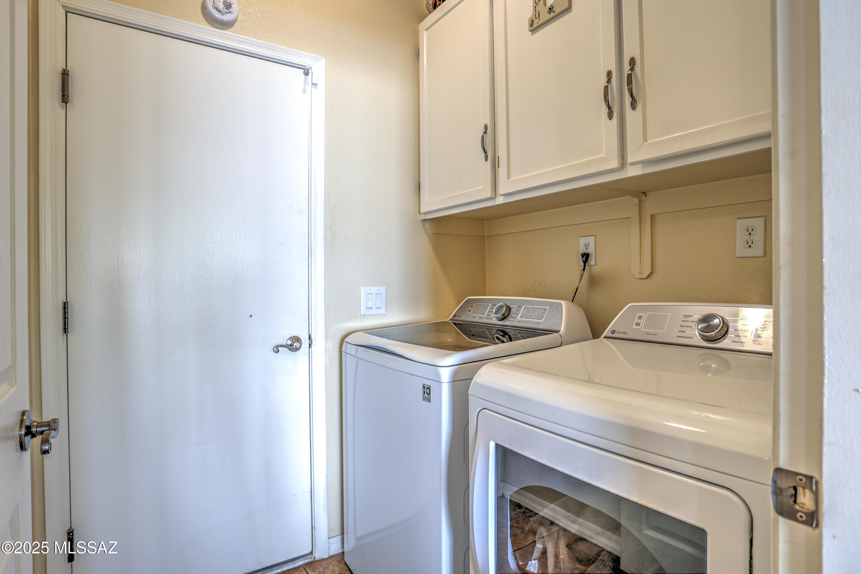 3551 East Mecate Road Tucson, AZ 85739 - Photo 17 of 49 Appliances pictured are not included