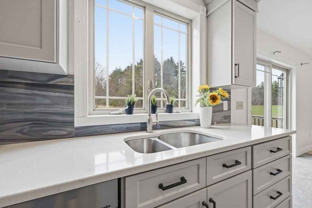 13 Shattuck Road Hadley, MA 01035 - Photo 17 of 41