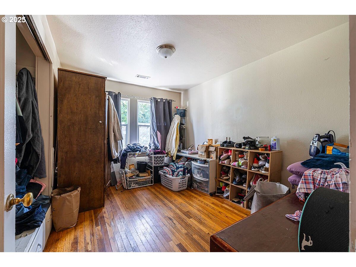 176 Reager Street Medford, OR 97501 - Photo 13 of 48 a living room with furniture and a flat screen tv