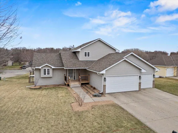 $450,000 | 1801 3rd Avenue Southwest, Buffalo, MN 55313