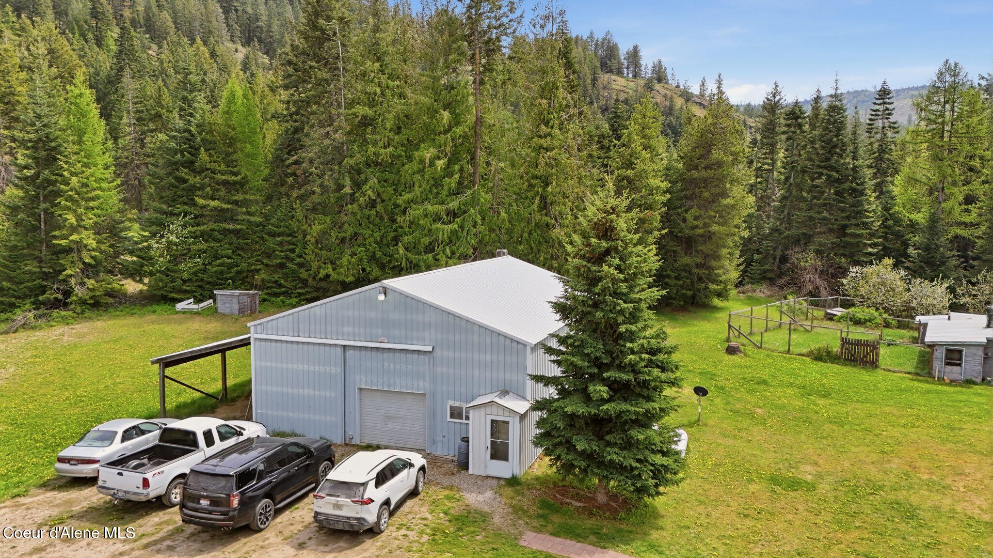 2222 Jewel Lake Road Sagle, ID 83860 - Photo 8 of 31 Inside-Media-Jewel-28