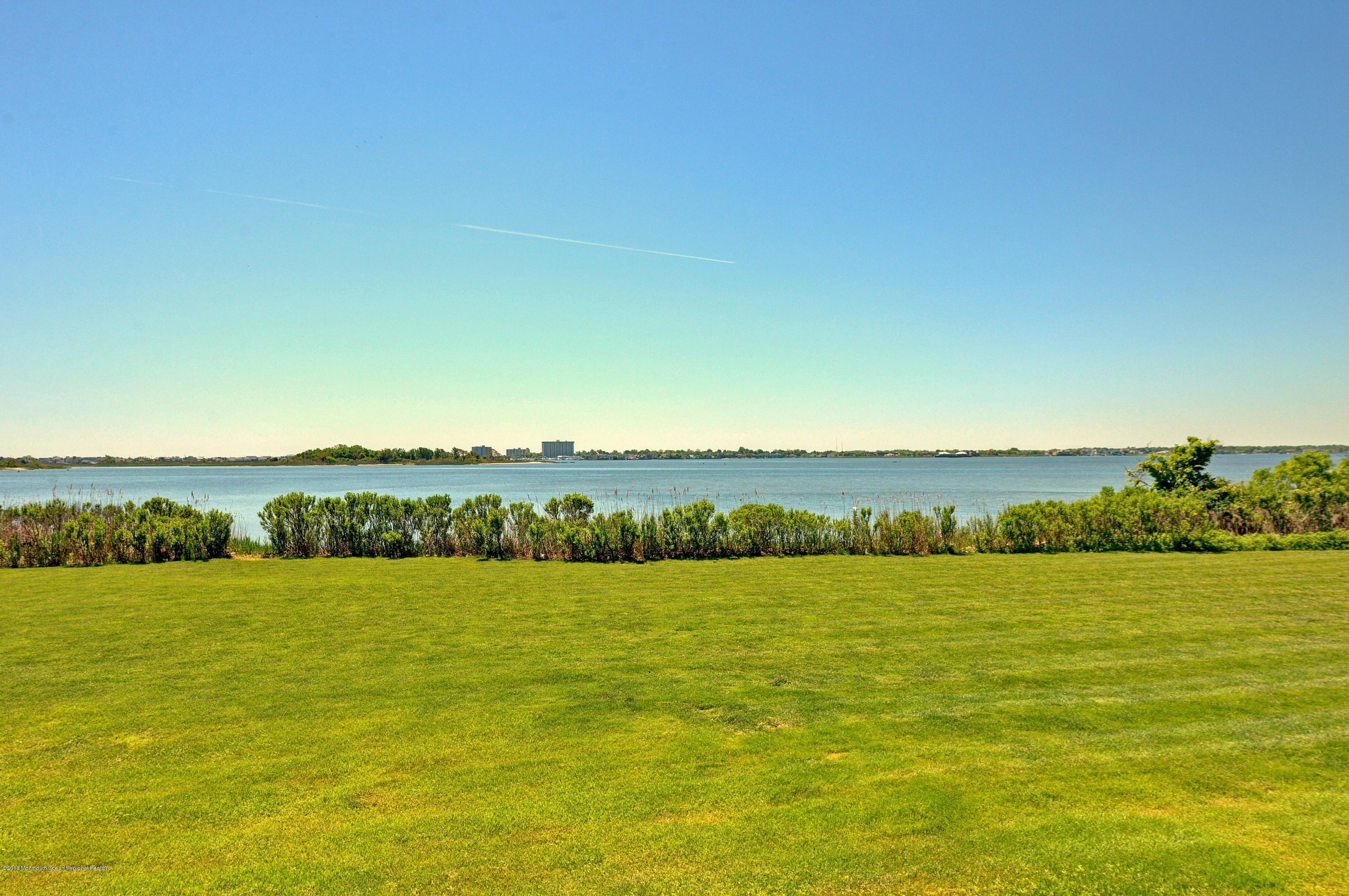 29 Tuxedo Road Rumson, NJ 07760 - Photo 23 of 37 Yard