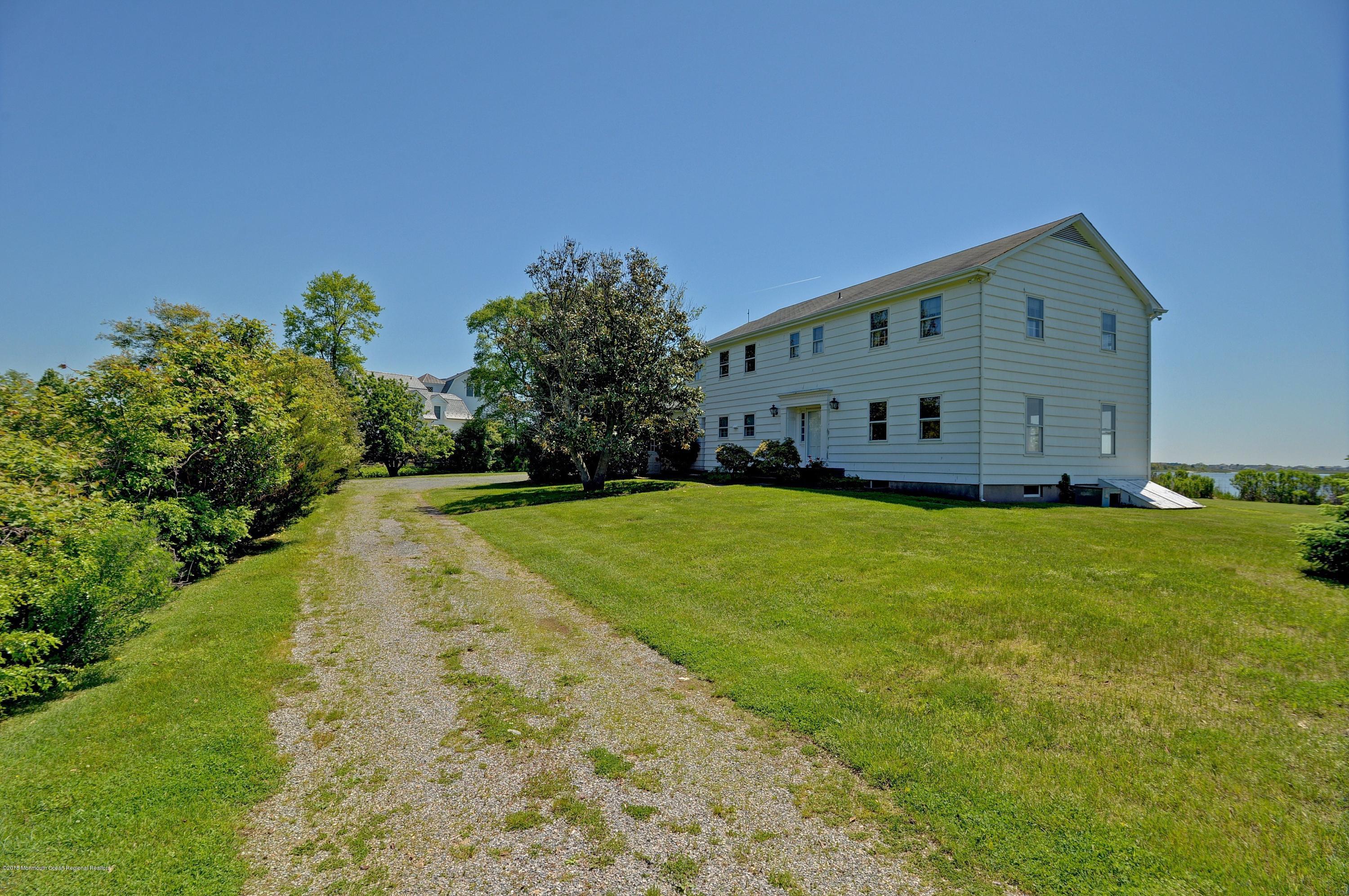29 Tuxedo Road Rumson, NJ 07760 - Photo 4 of 37 House and Driveway