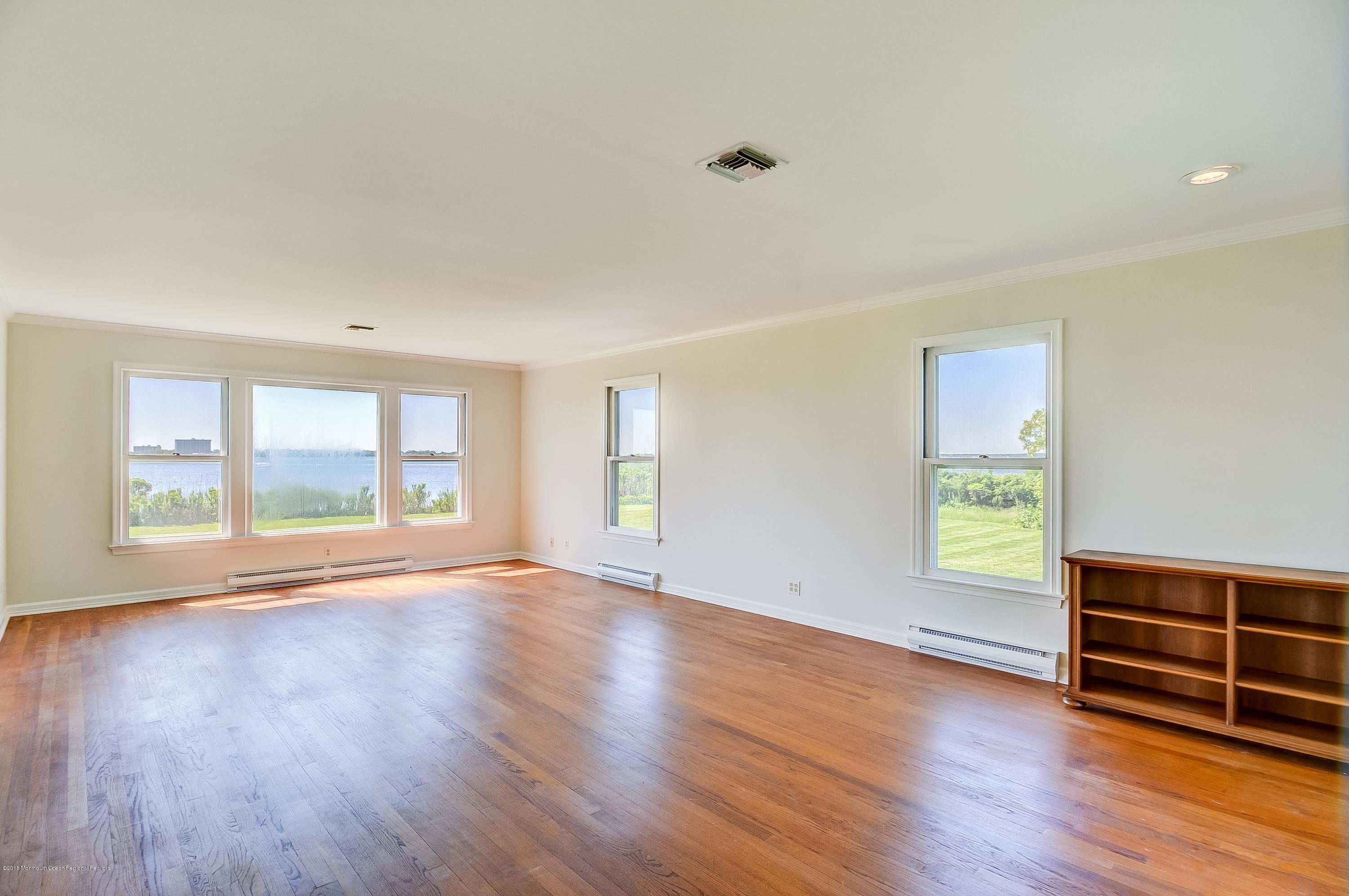 29 Tuxedo Road Rumson, NJ 07760 - Photo 10 of 37 Living Room
