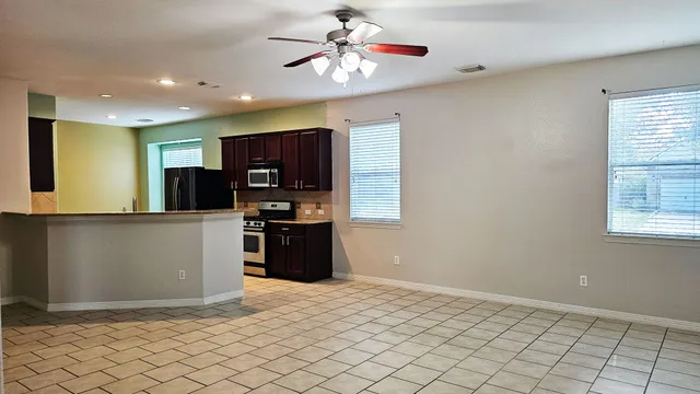 $2,200 | 211 Briar Trace Lane, Richmond, TX 77406