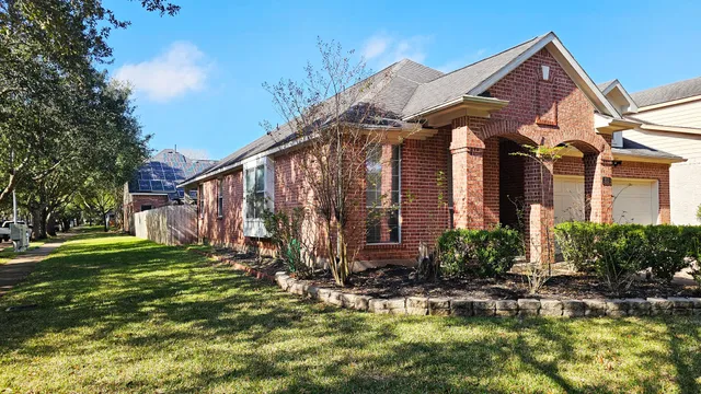 $2,200 | 211 Briar Trace Lane, Richmond, TX 77406