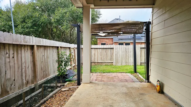 $2,200 | 211 Briar Trace Lane, Richmond, TX 77406