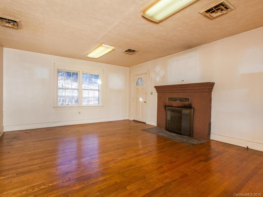 811 Old Fort Road Fairview, NC 28730 - Photo 13 of 36 Gallery Image 13