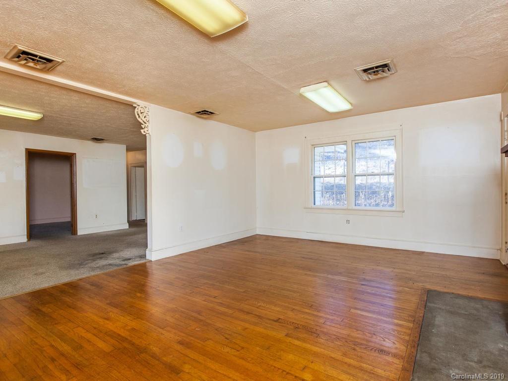 811 Old Fort Road Fairview, NC 28730 - Photo 15 of 36 Gallery Image 15