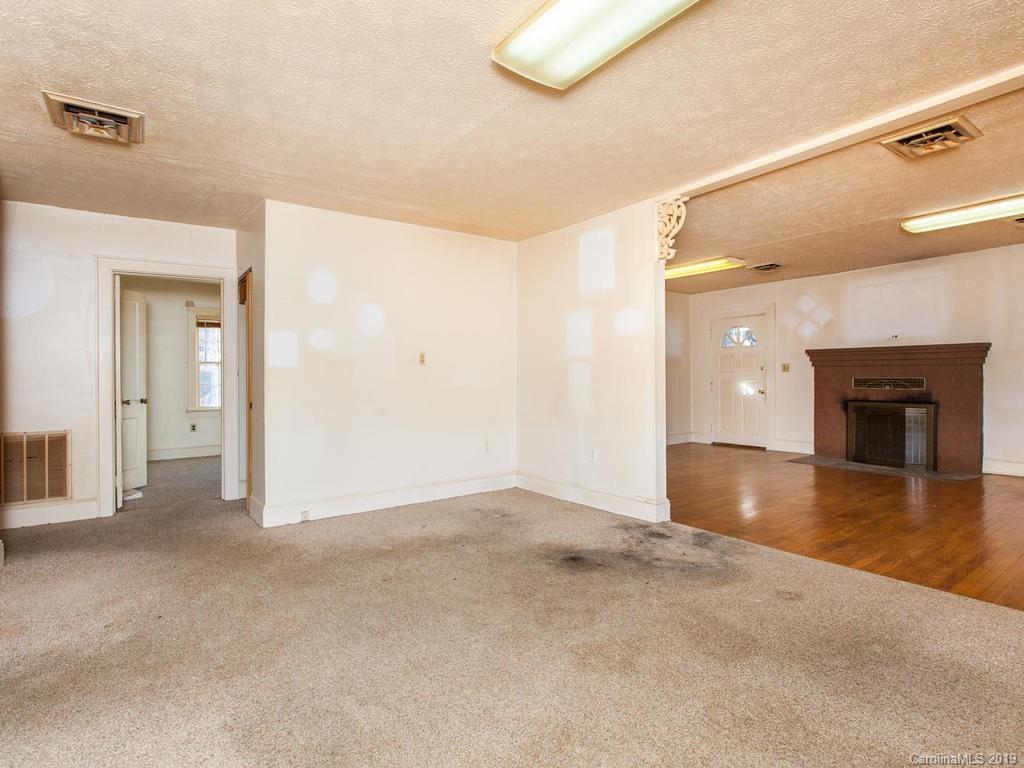 811 Old Fort Road Fairview, NC 28730 - Photo 19 of 36 Gallery Image 19