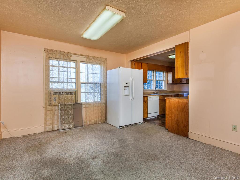 811 Old Fort Road Fairview, NC 28730 - Photo 20 of 36 Gallery Image 20