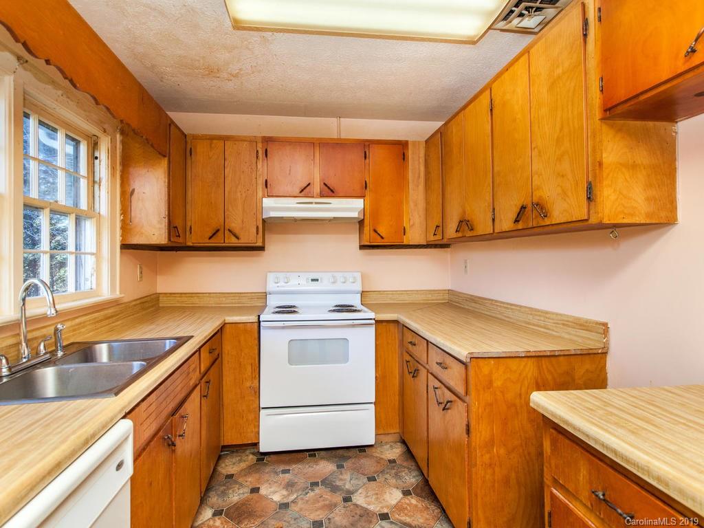 811 Old Fort Road Fairview, NC 28730 - Photo 23 of 36 Gallery Image 23