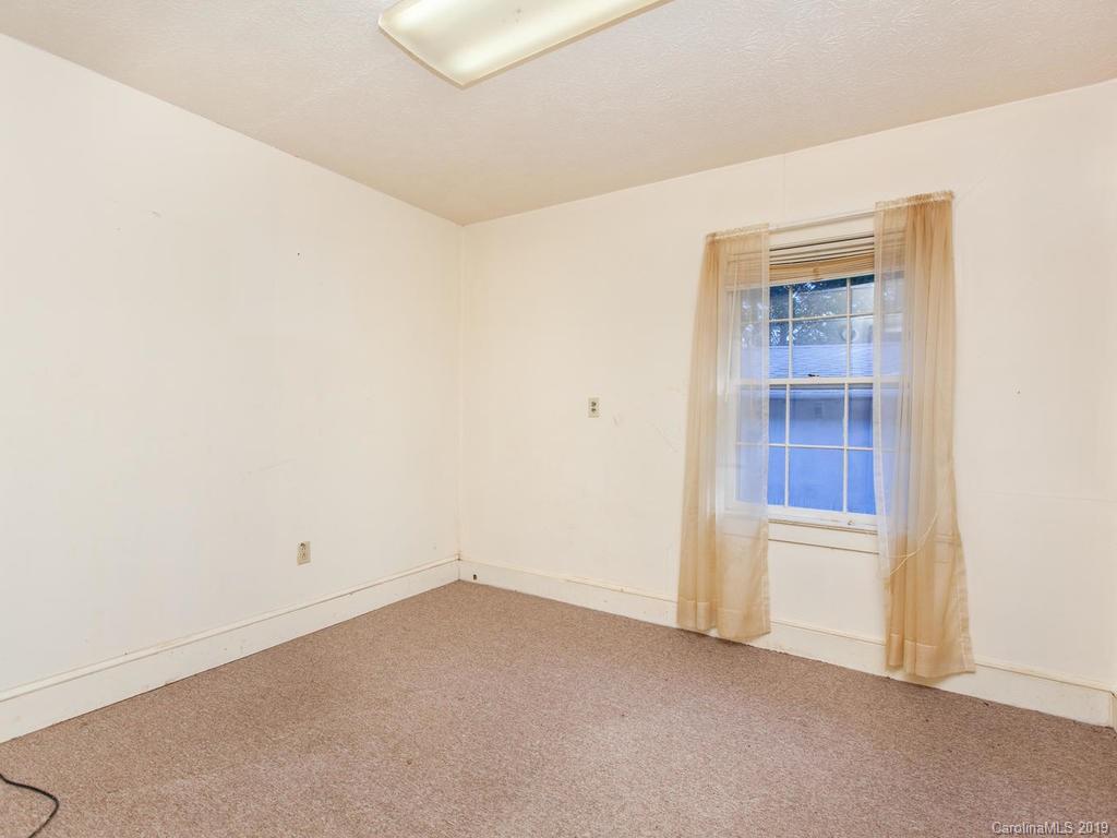 811 Old Fort Road Fairview, NC 28730 - Photo 28 of 36 Gallery Image 28
