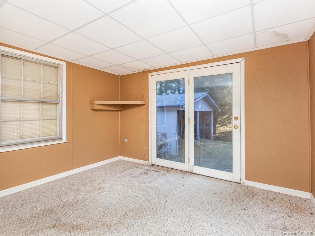 811 Old Fort Road Fairview, NC 28730 - Photo 30 of 36 Gallery Image 30