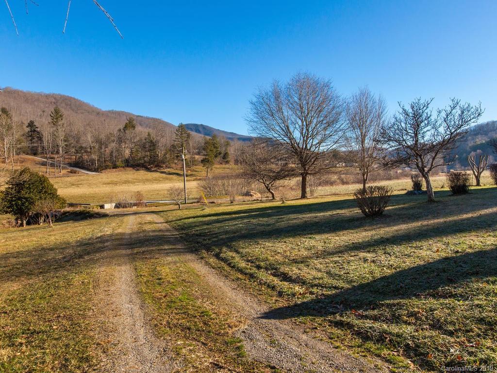 811 Old Fort Road Fairview, NC 28730 - Photo 8 of 36 Gallery Image 8